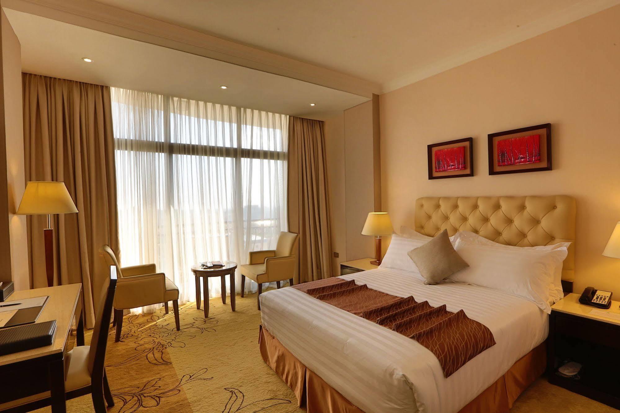 Getfam Hotel Addis Ababa Exterior photo